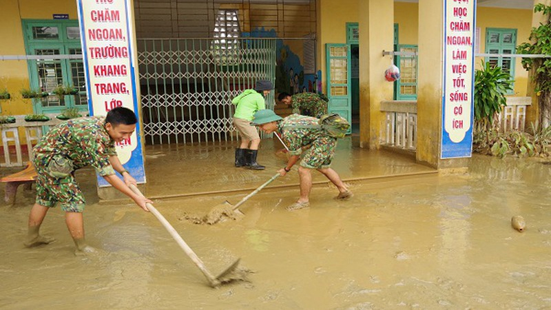 Nghị lực của người dân miền Trung vực dậy sau lũ lụt